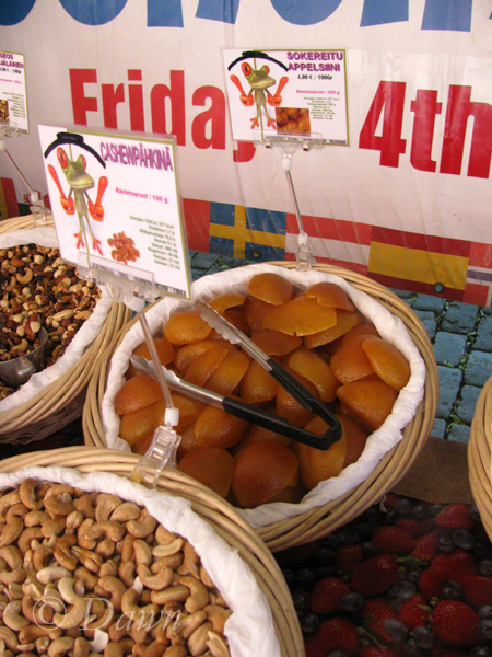 Open-air 'continental market' in Turku